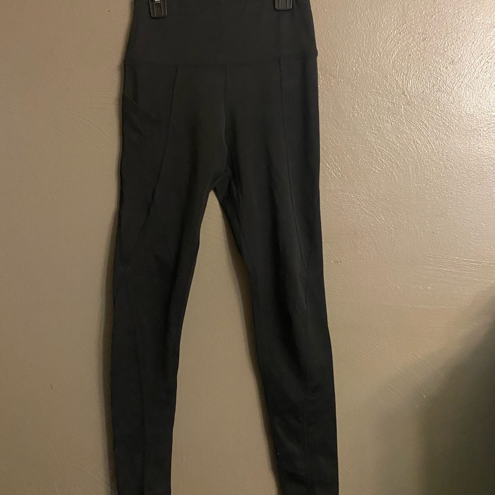Lululemon wanna be leggings (black version)
